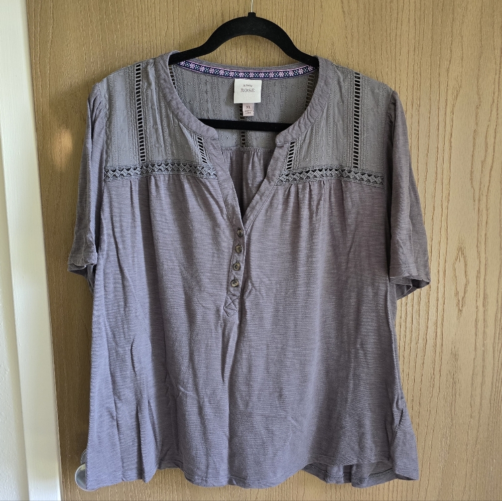 Knox Rose gray blouse w/shoulder details